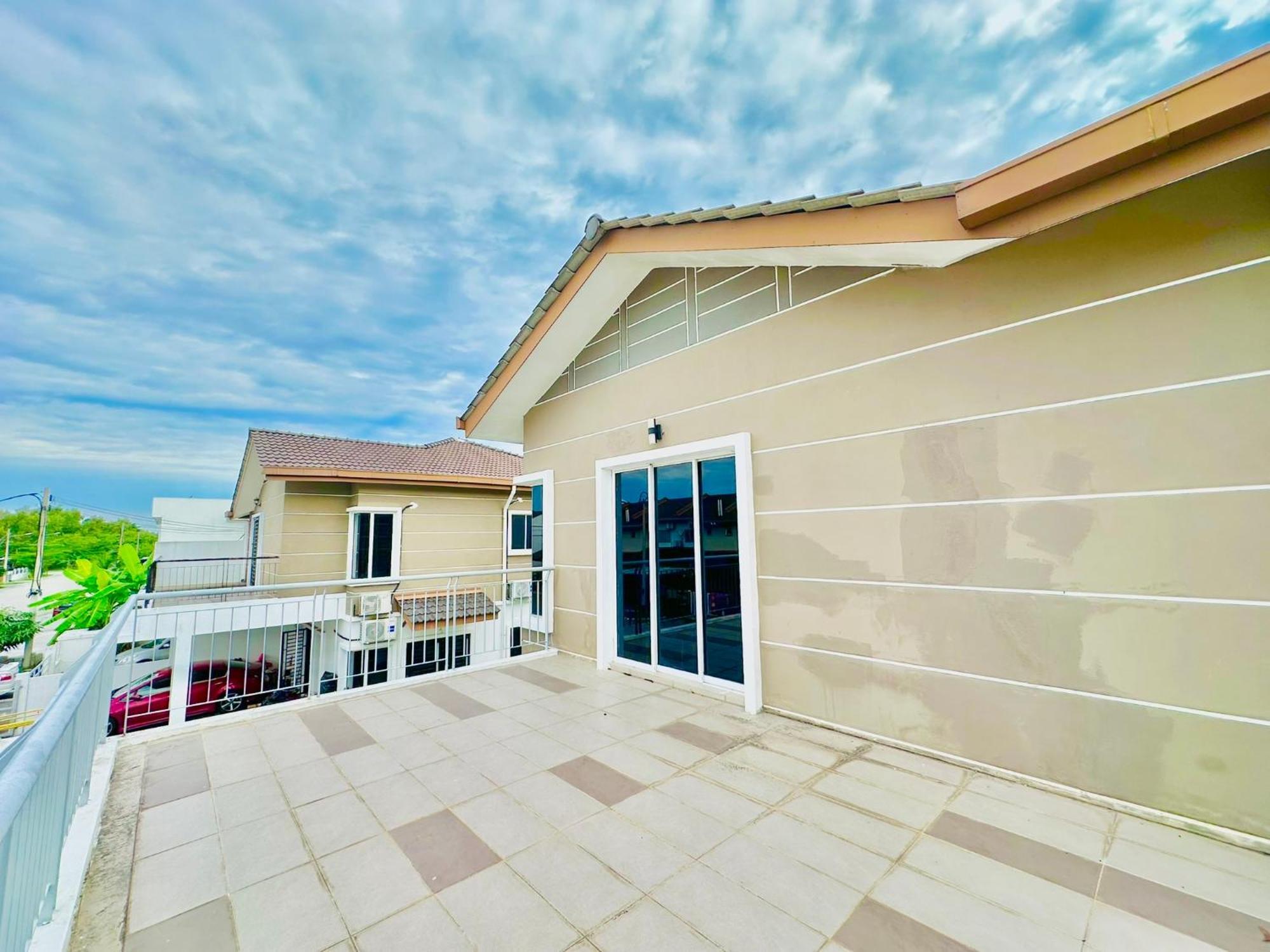 Embun Homestay Puchong Semid 1-10Pax 6-7Carpark Puchong