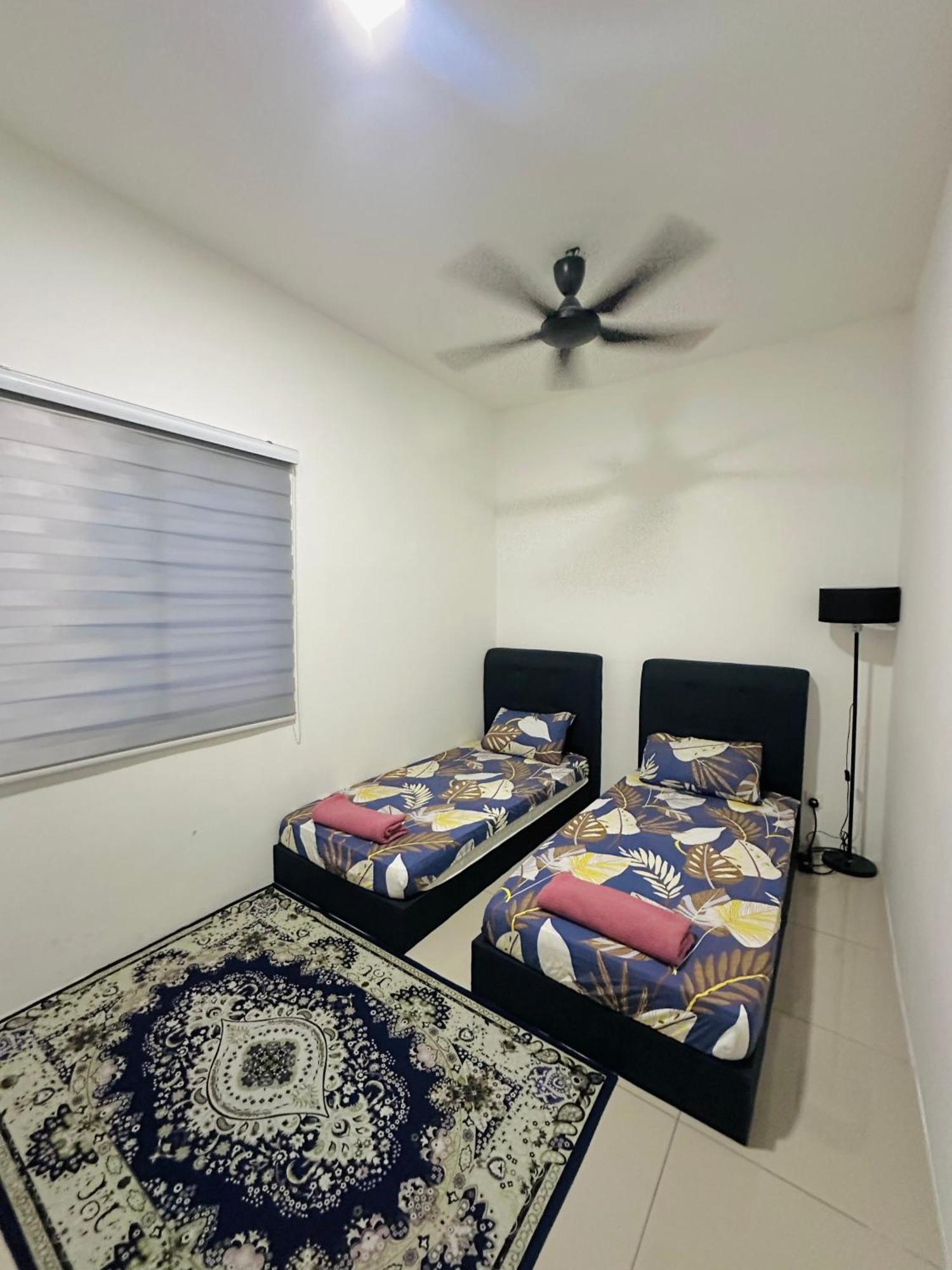 Embun Homestay Puchong Semid 1-10Pax 6-7Carpark
