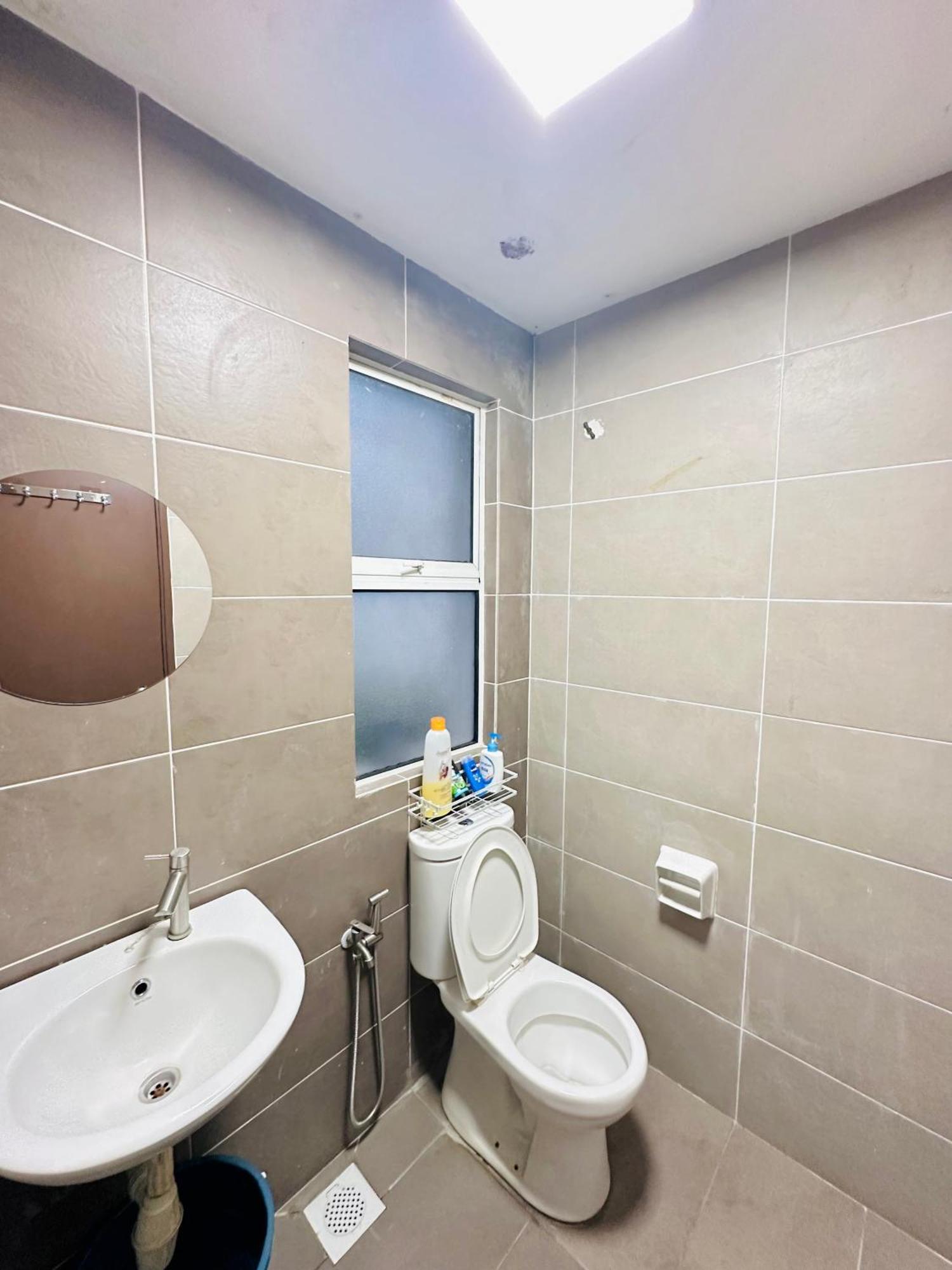 Holiday home Embun Homestay Puchong Semid 1-10Pax 6-7Carpark *